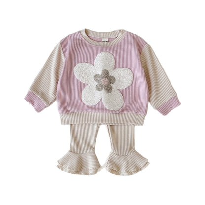 Sweatshirt set with flower patch embroidery and petal shaped pant legs