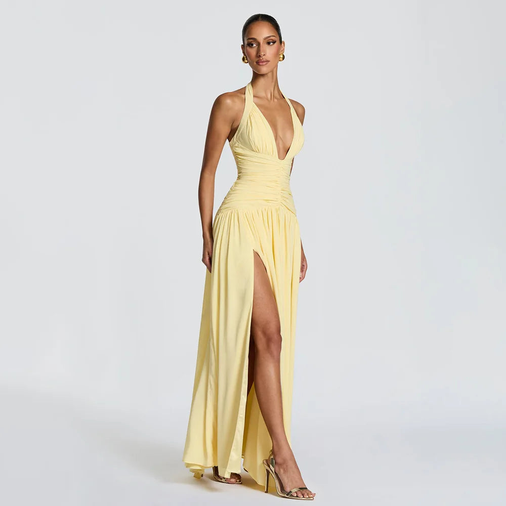 Vestido largo elegante con cuello halter