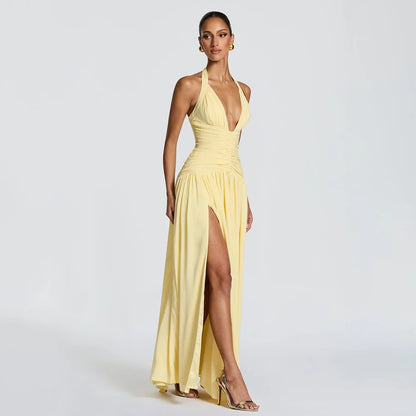 Vestido largo elegante con cuello halter