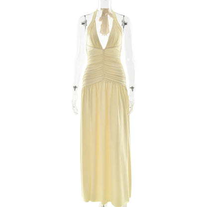 Vestido largo elegante con cuello halter